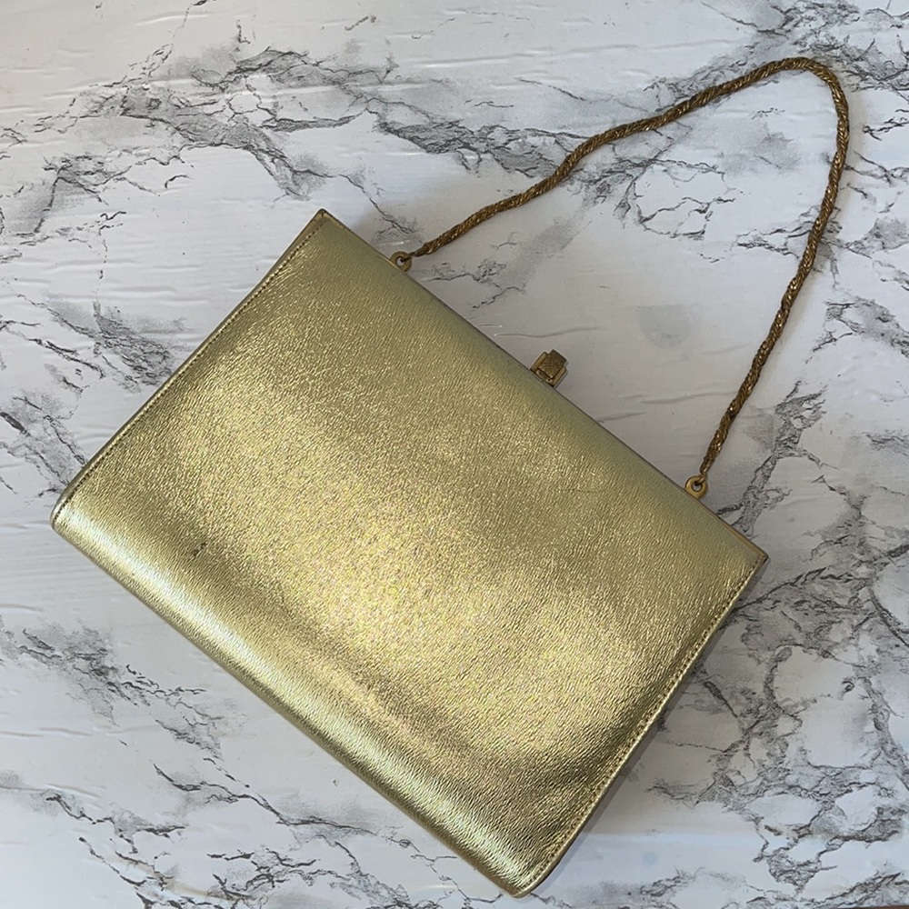 VINTAGE BONWIT TELLER GOLD CLUTCH BAG HARD FRAME AND GOLD CHAIN INSIDE POCKET